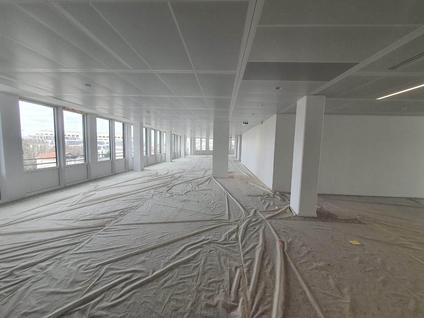 Meeting Room Enclosure — MM RENOV PARIS site photo